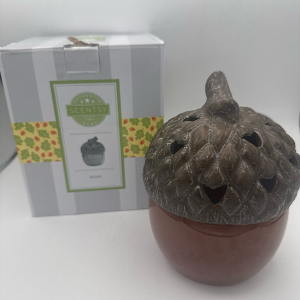 Scentsy Acorn Wax Warmer Fall Autumn Tested Works w/ Box